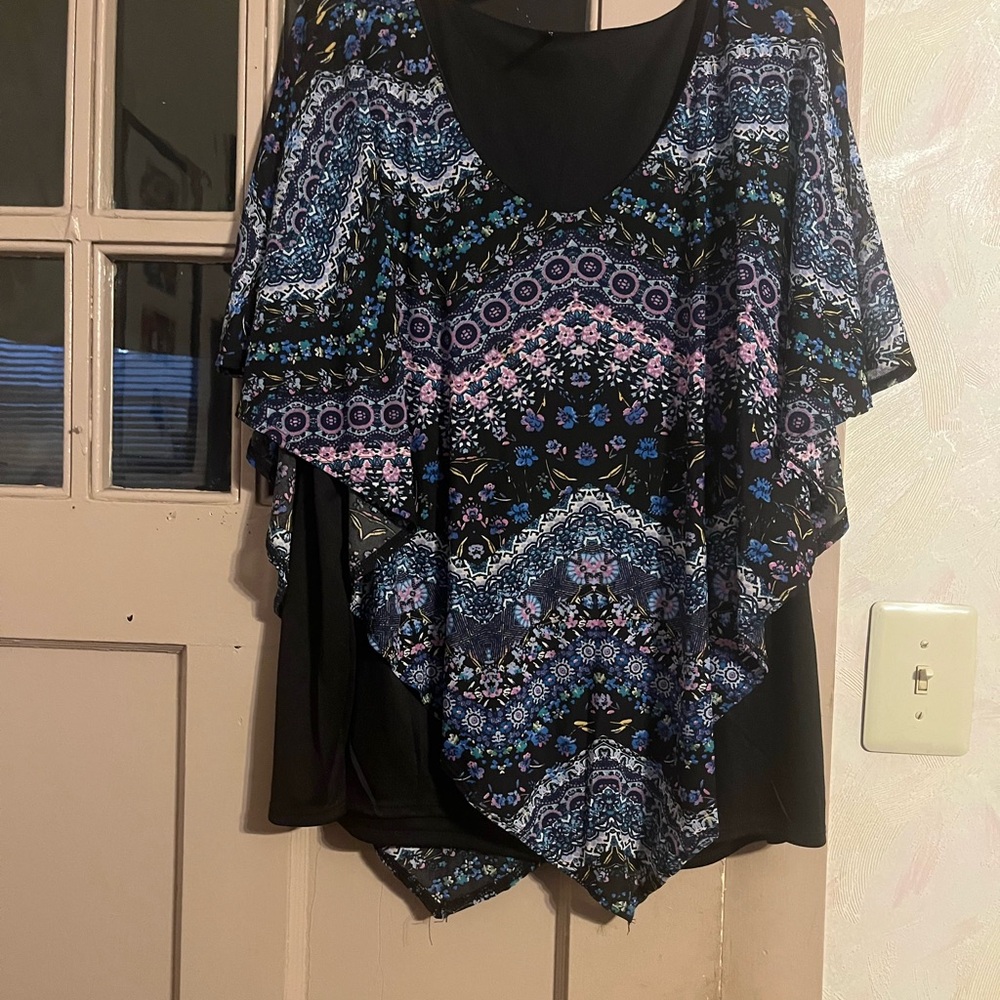 Black Floral-Print Layered Flutter Sleeve Tunic Top